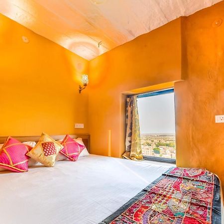 Mud Mirror Guesthouse Jaisalmer Ngoại thất bức ảnh