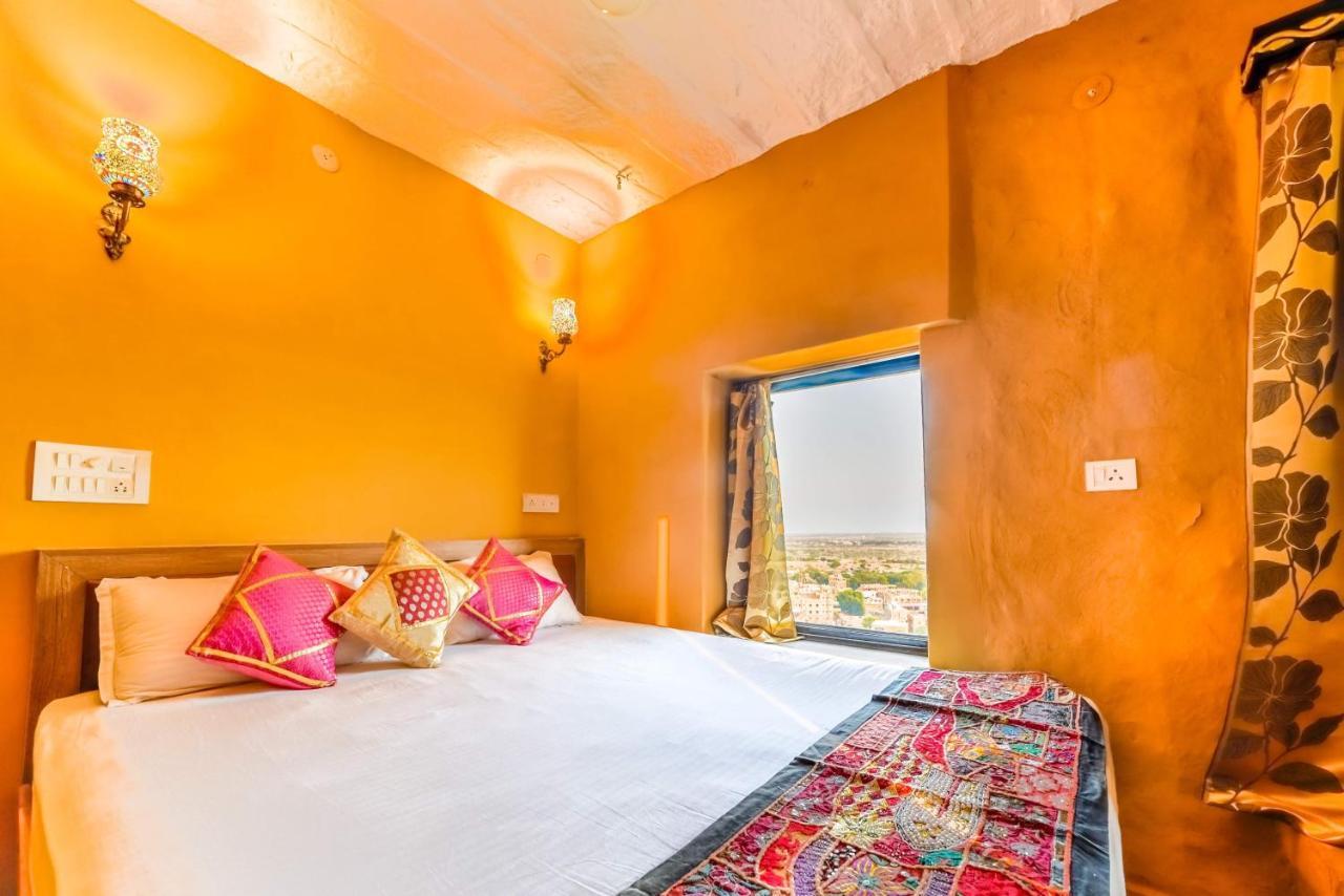 Mud Mirror Guesthouse Jaisalmer Ngoại thất bức ảnh