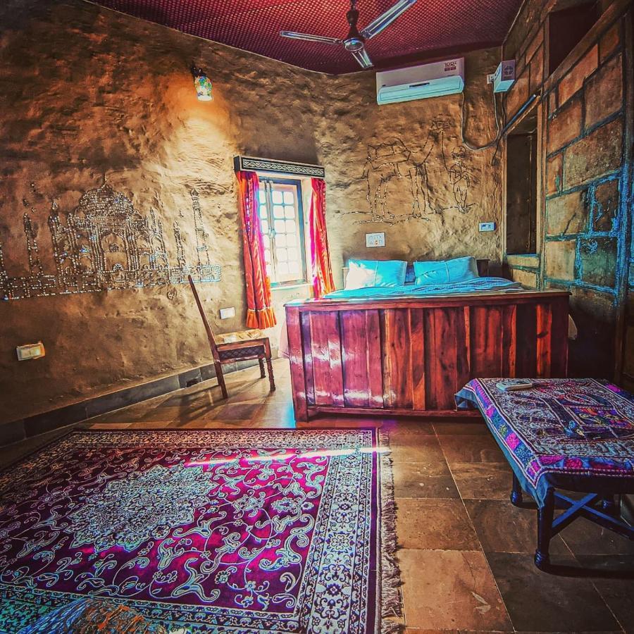 Mud Mirror Guesthouse Jaisalmer Ngoại thất bức ảnh