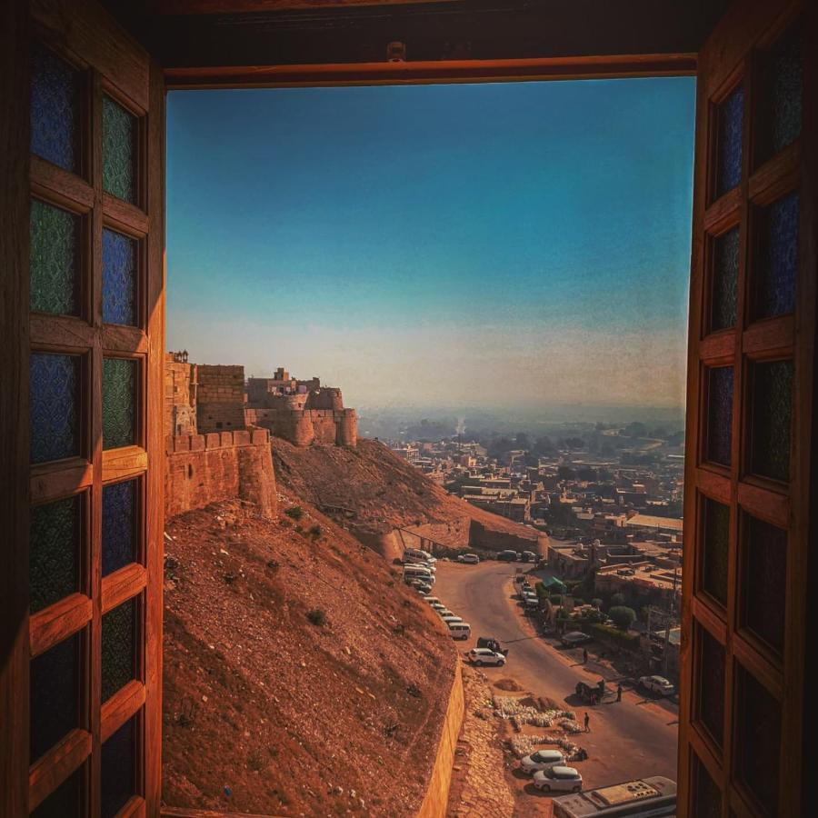 Mud Mirror Guesthouse Jaisalmer Ngoại thất bức ảnh
