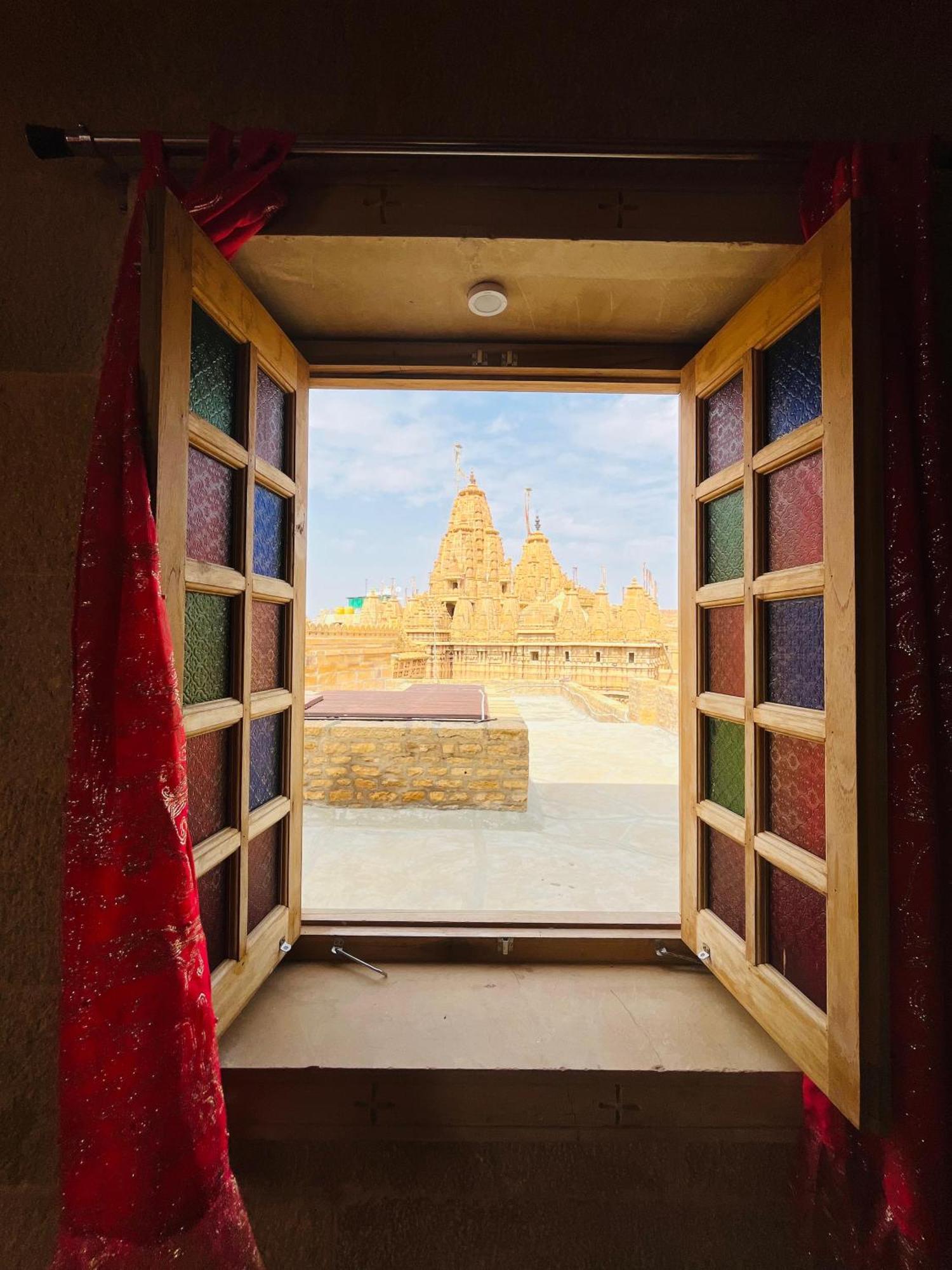 Mud Mirror Guesthouse Jaisalmer Ngoại thất bức ảnh