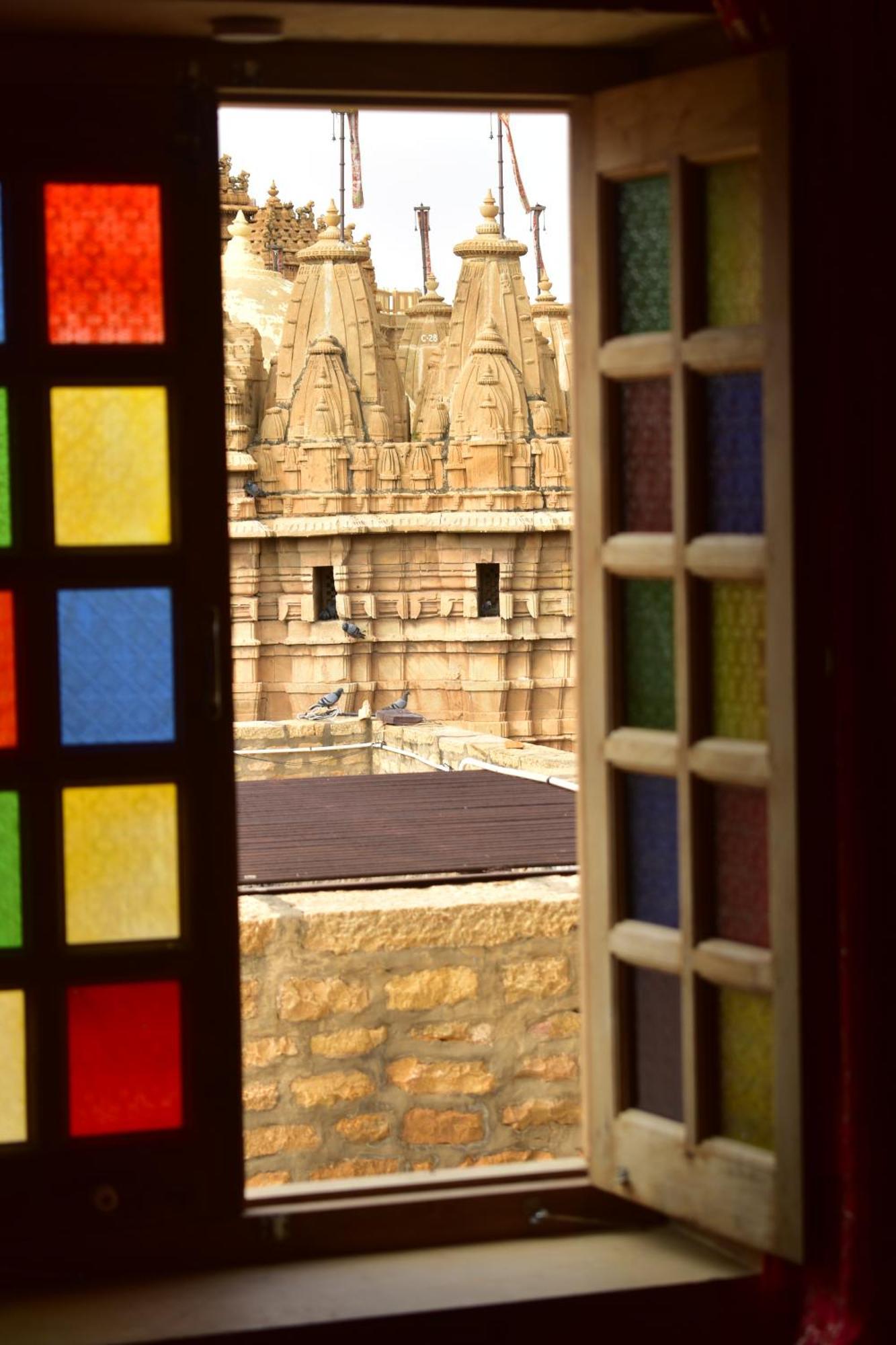 Mud Mirror Guesthouse Jaisalmer Ngoại thất bức ảnh