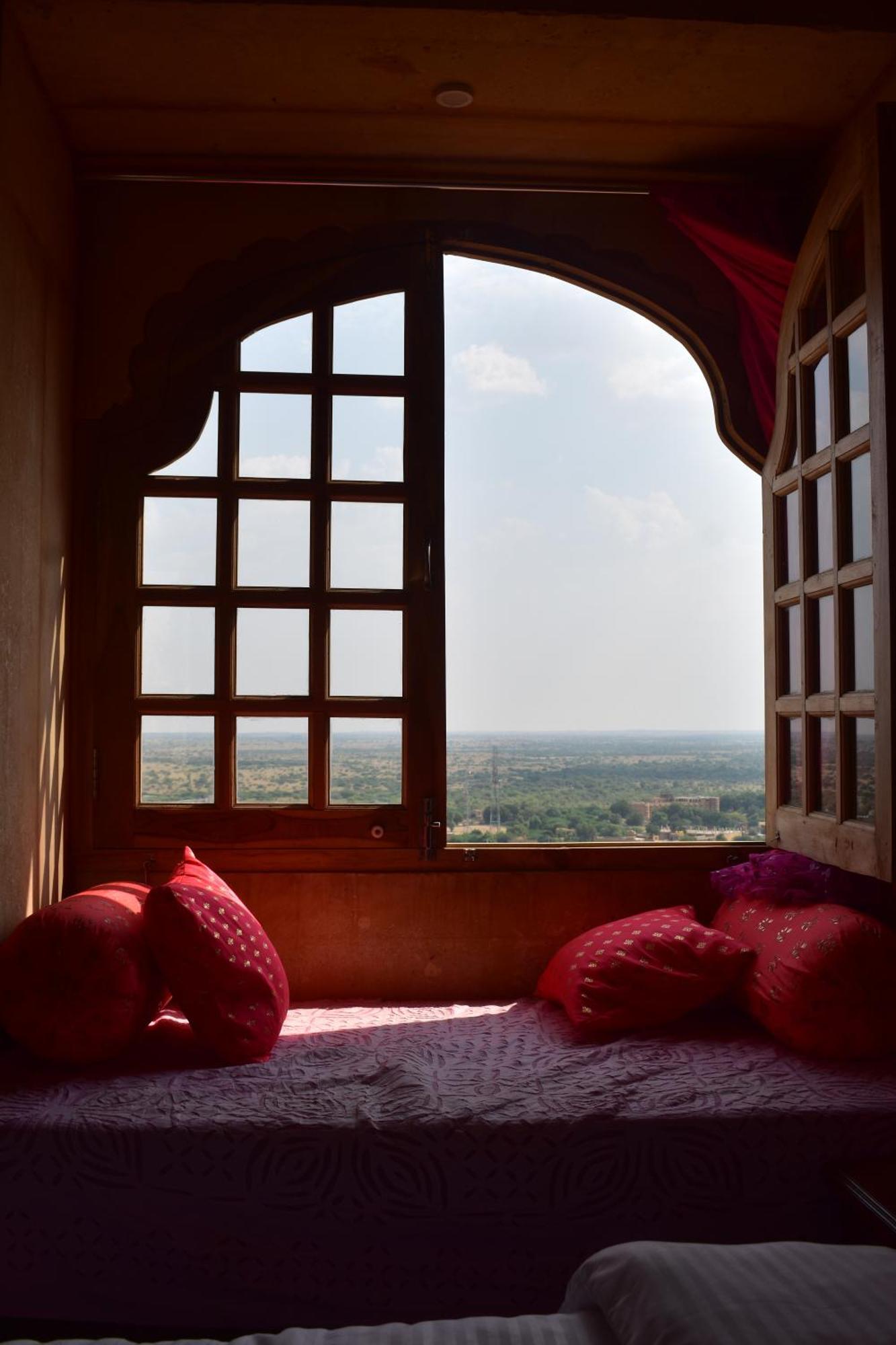 Mud Mirror Guesthouse Jaisalmer Ngoại thất bức ảnh