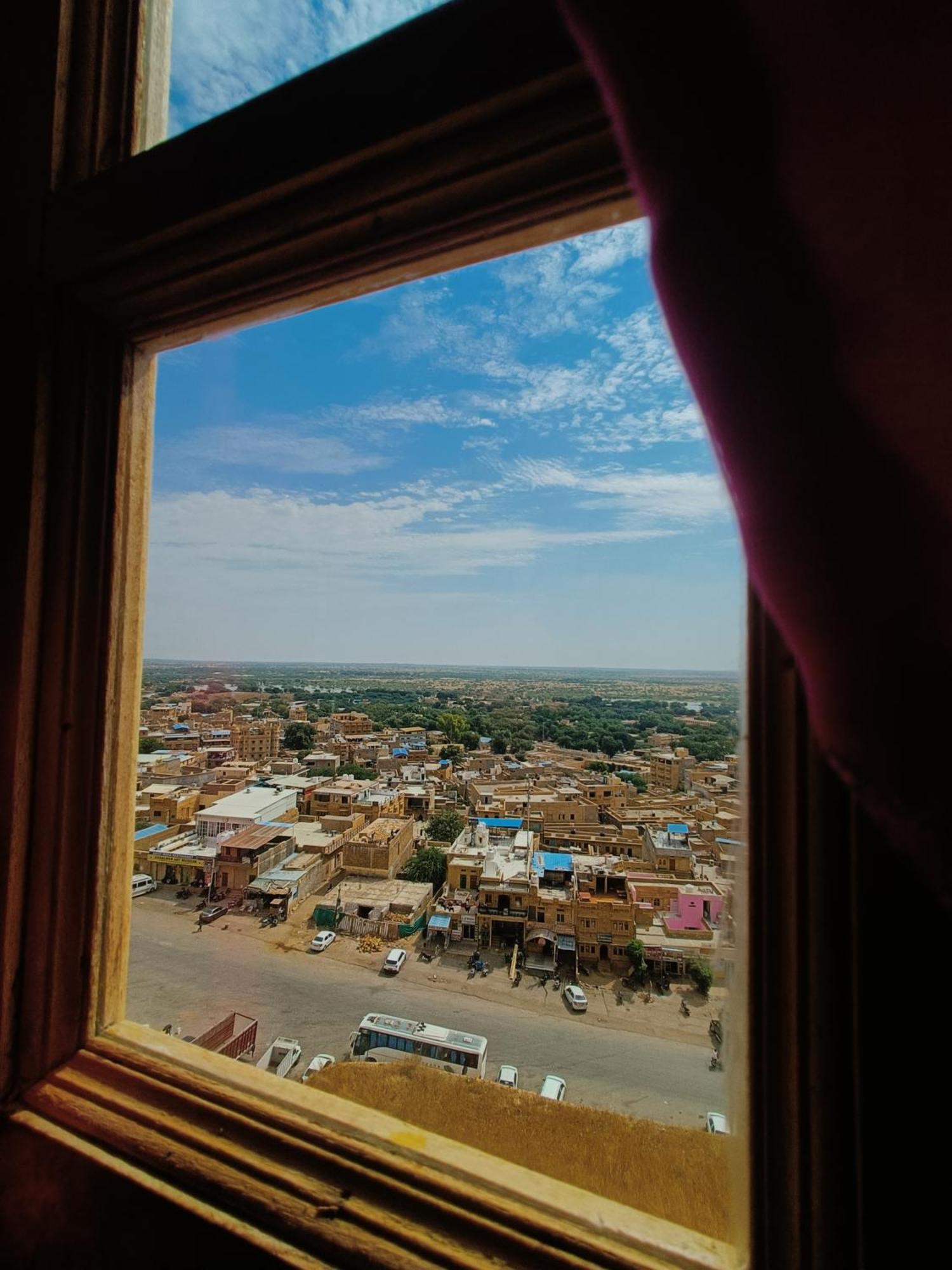 Mud Mirror Guesthouse Jaisalmer Ngoại thất bức ảnh