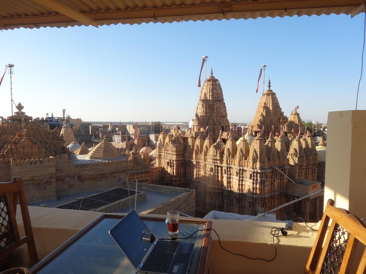 Mud Mirror Guesthouse Jaisalmer Ngoại thất bức ảnh