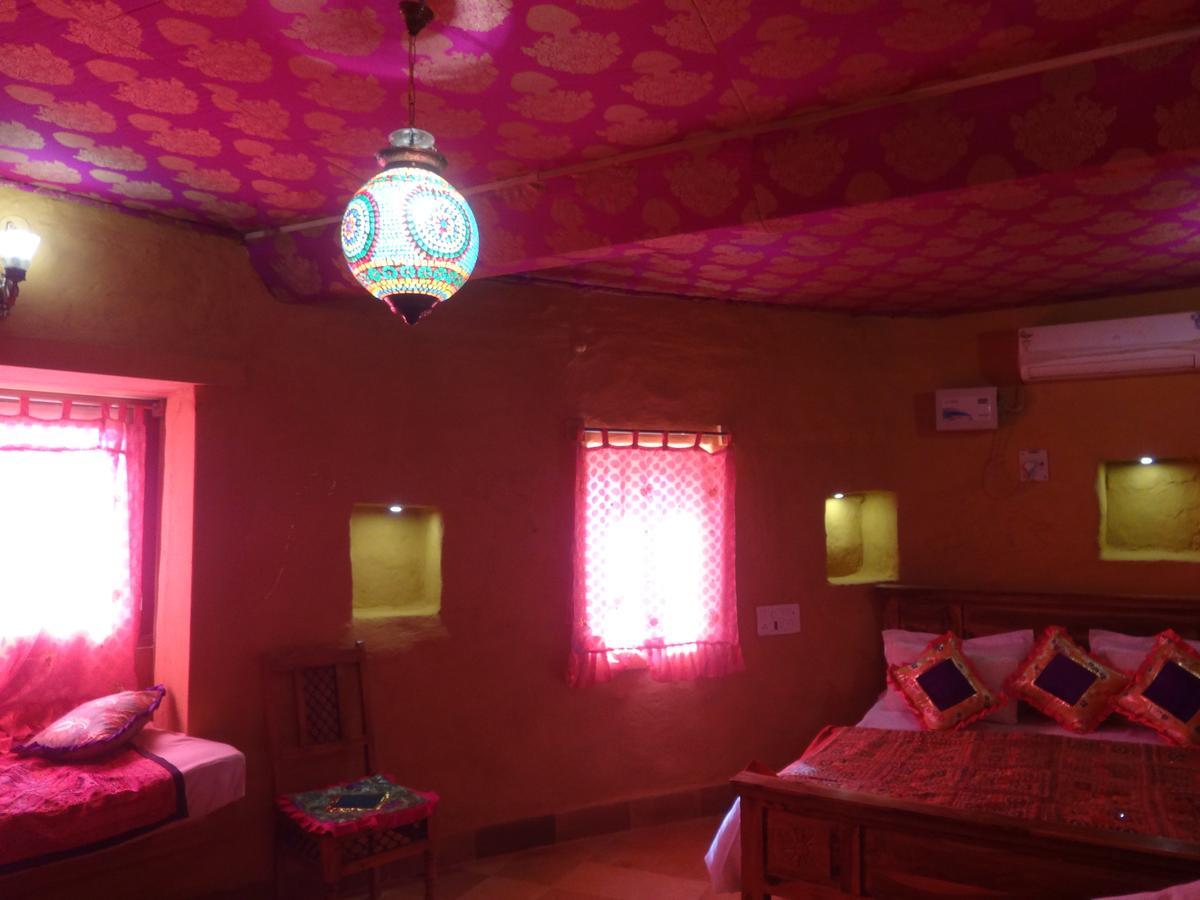 Mud Mirror Guesthouse Jaisalmer Ngoại thất bức ảnh