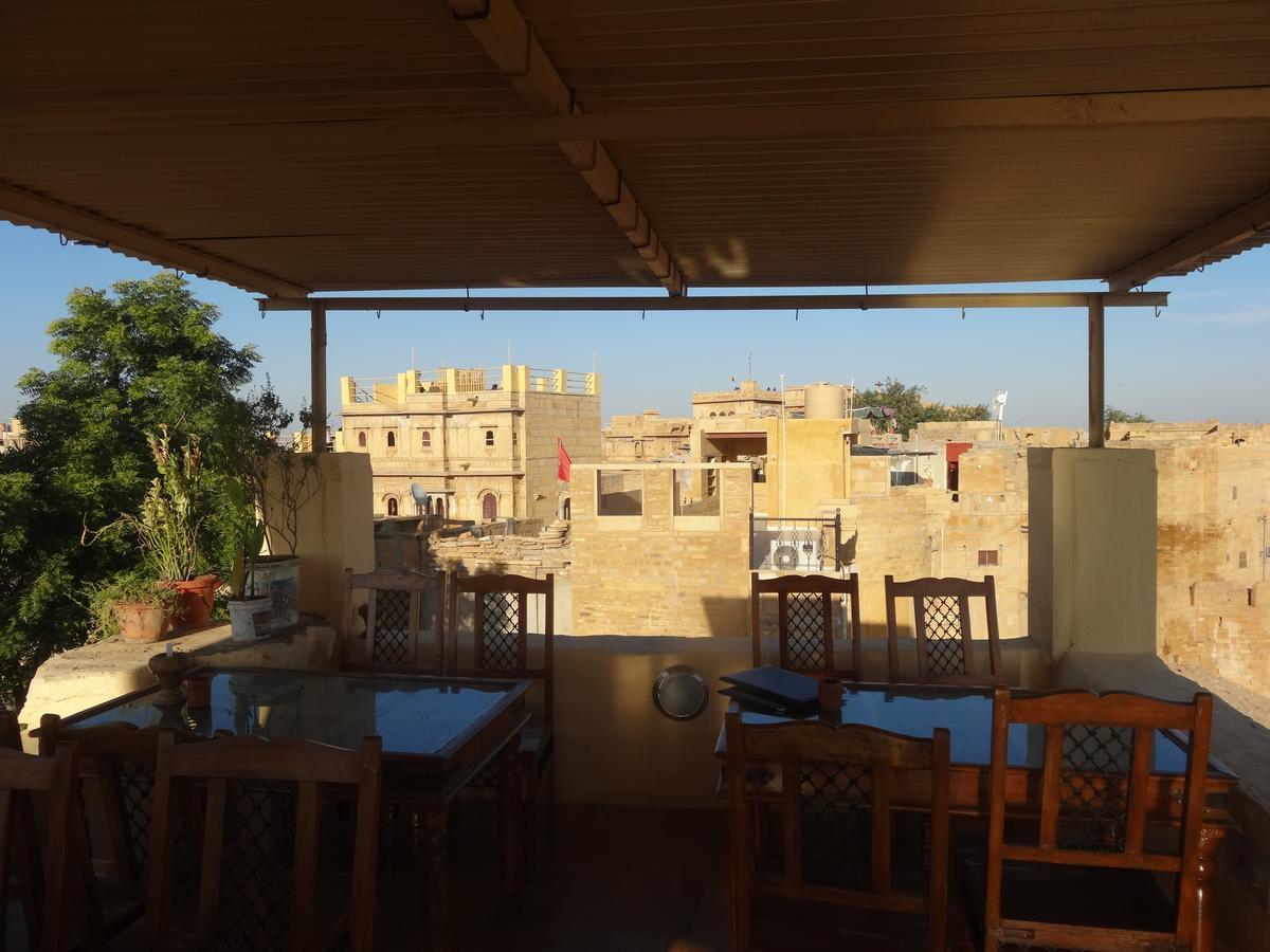 Mud Mirror Guesthouse Jaisalmer Ngoại thất bức ảnh