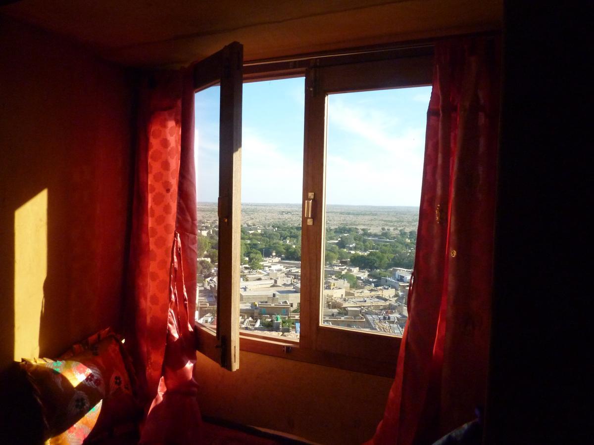 Mud Mirror Guesthouse Jaisalmer Ngoại thất bức ảnh