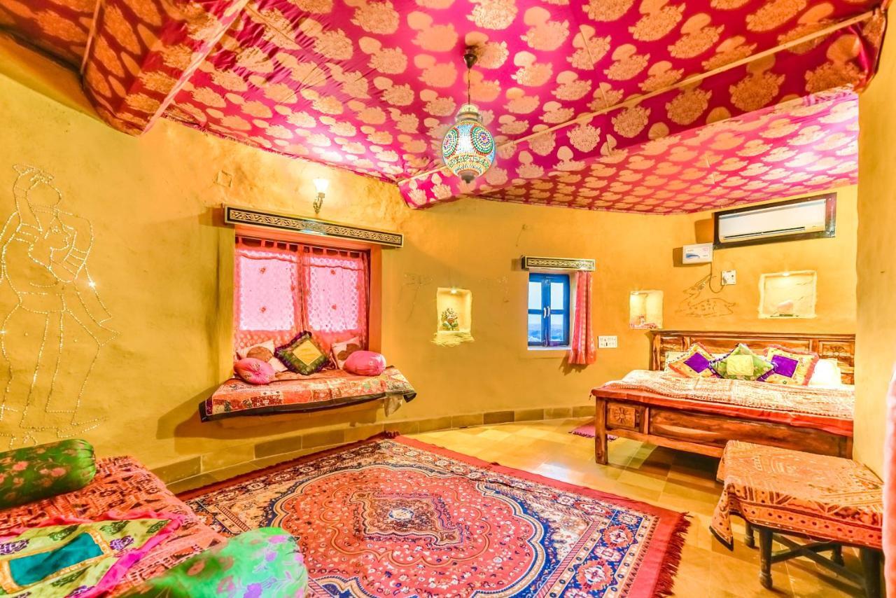 Mud Mirror Guesthouse Jaisalmer Ngoại thất bức ảnh